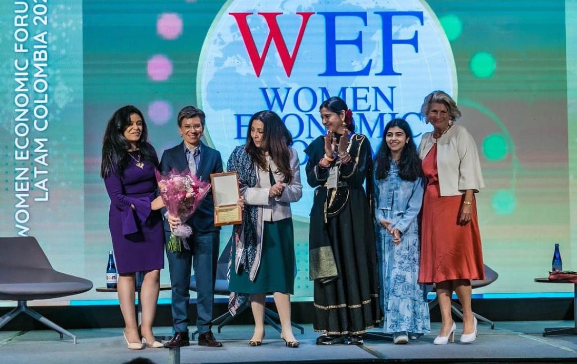 Karen Bruges y la alcaldesa Claudia López en el Women Economic Forum LATAM Colombia