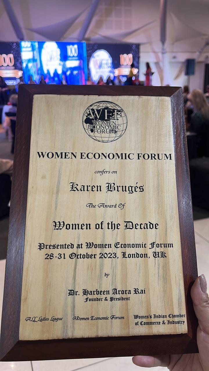 Karen Bruges recibe el premio Woman of the Decade, Women Economic Forum Londres 2023