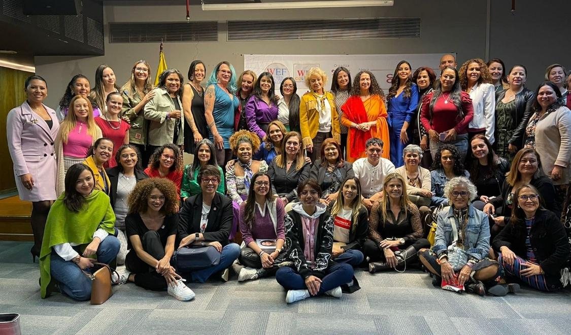 Karen Bruges con líderes en el Women Economic Forum Colombia